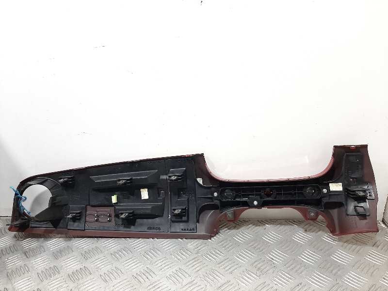 Recambio de moldura para fiat nuova 500 (150) lounge referencia OEM IAM 51803289 ROJO 