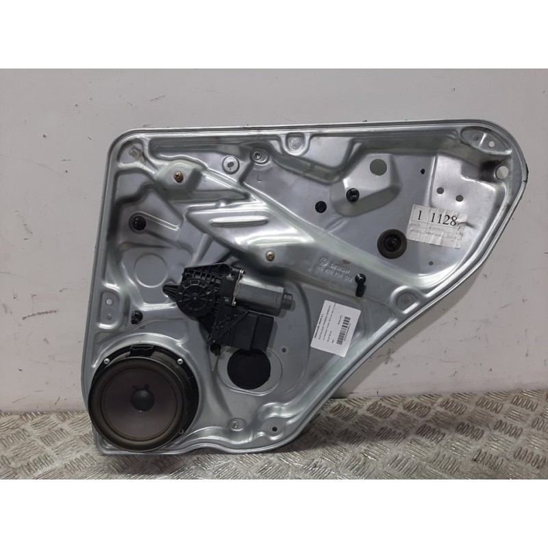 Recambio de elevalunas trasero derecho para volkswagen passat berlina (3b2) comfortline referencia OEM IAM 3B5839756C  