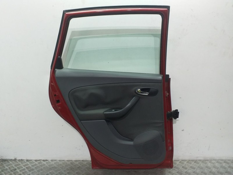 Recambio de puerta trasera izquierda para seat toledo (5p2) sport-up referencia OEM IAM  GRANATE 