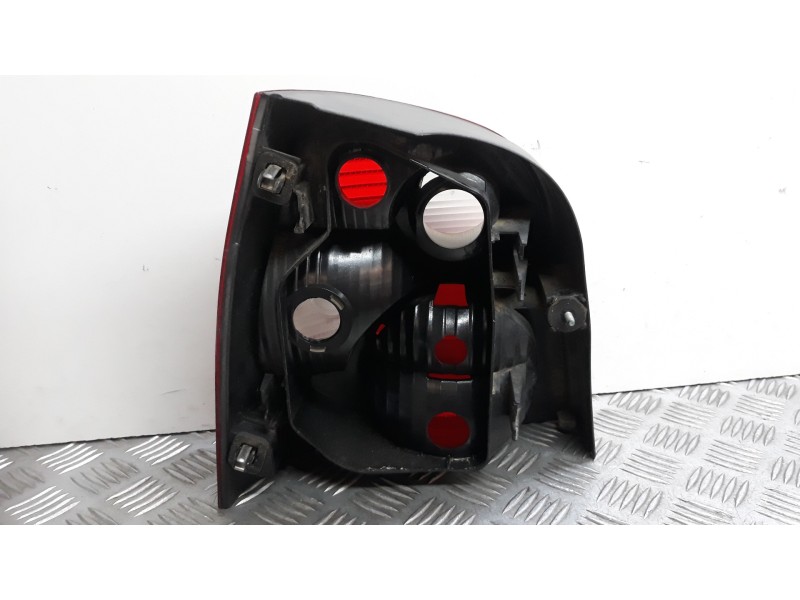 Recambio de piloto trasero derecho para volkswagen polo (9n1) conceptline referencia OEM IAM 6Q6945096G  
