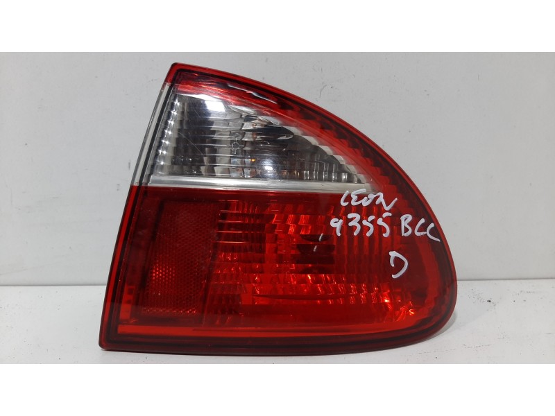 Recambio de piloto trasero derecho para seat leon (1m1) signo referencia OEM IAM 1M6945112  