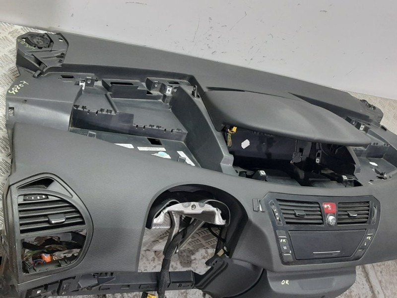 Recambio de salpicadero para citroën c4 picasso exclusive plus referencia OEM IAM 9683044477  