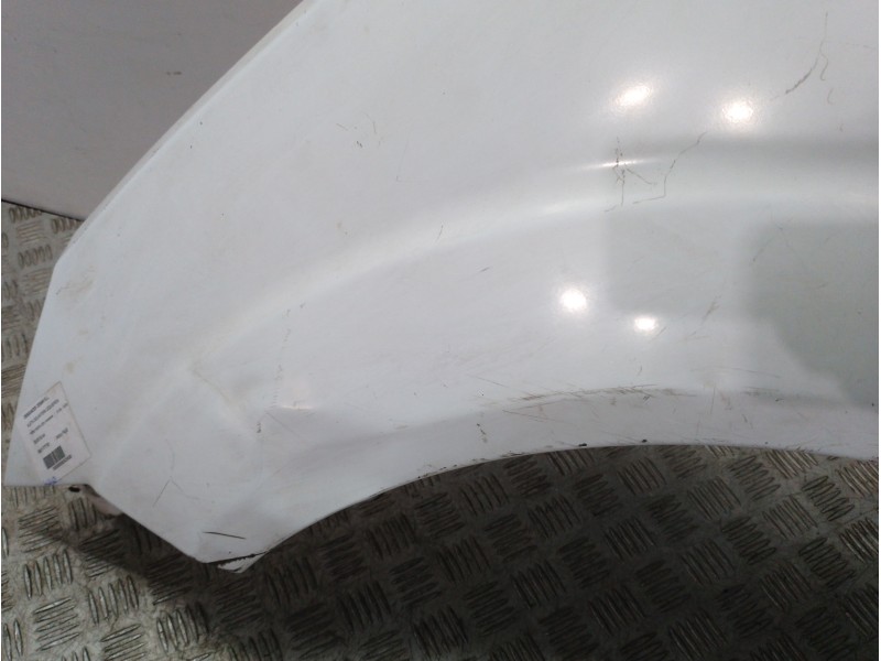 Recambio de aleta delantera izquierda para ford fiesta (cb1) ambiente referencia OEM IAM 1777181 BLANCO 