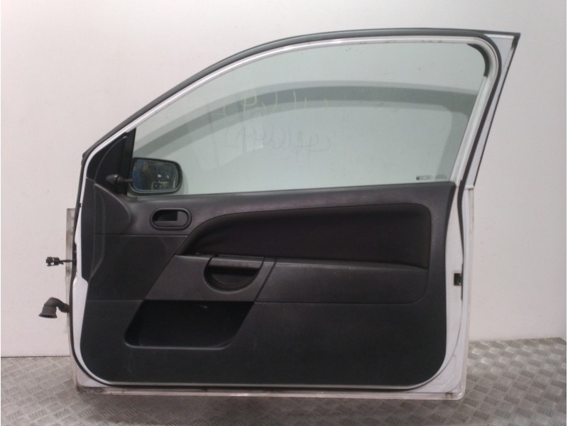 Recambio de puerta delantera derecha para ford fiesta (cb1) ambiente referencia OEM IAM 1806117 BLANCO 3 PUERTAS Recambio de puerta delantera derecha para ford fiesta (cb1) ambiente referencia OEM IAM 1806117 BLANCO 3 PUERTAS