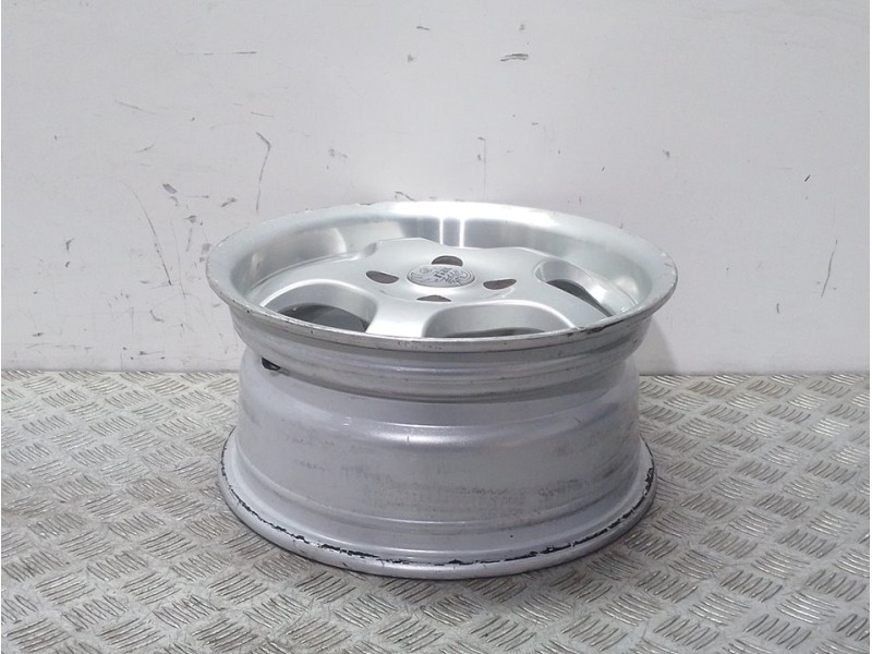 Recambio de llanta para mitsubishi carisma berlina 4 (da0) referencia OEM IAM 7JX15H2ET35 KBA44523 