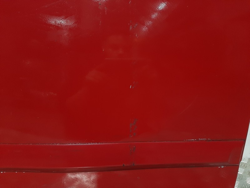 Recambio de puerta trasera derecha para opel astra h berlina cosmo referencia OEM IAM  ROJO 