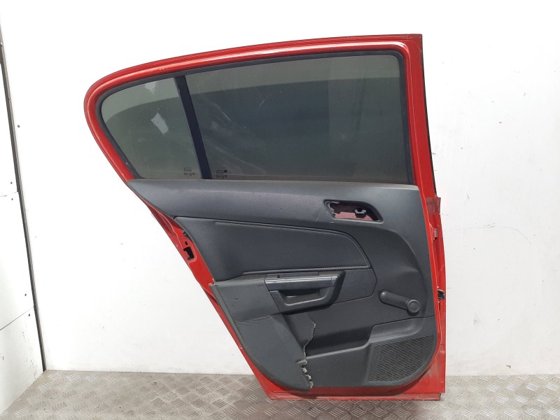 Recambio de puerta trasera izquierda para opel astra h berlina cosmo referencia OEM IAM  ROJO 