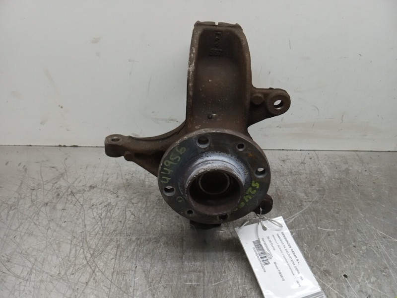 Recambio de mangueta delantera derecha para renault scenic ii confort dynamique referencia OEM IAM 8200297033  