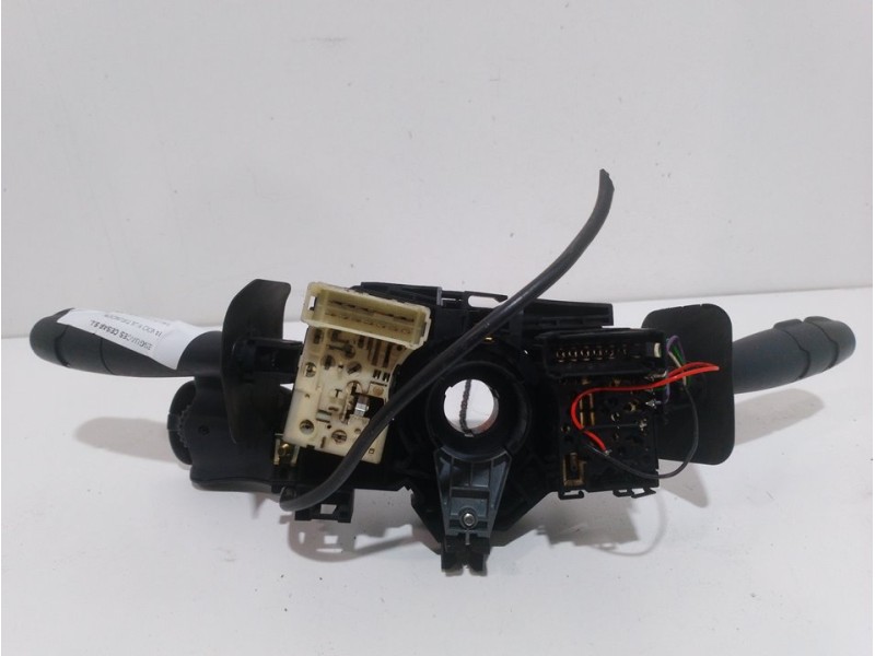 Recambio de mando multifuncion para renault clio ii fase ii (b/cb0) base authentique referencia OEM IAM   
