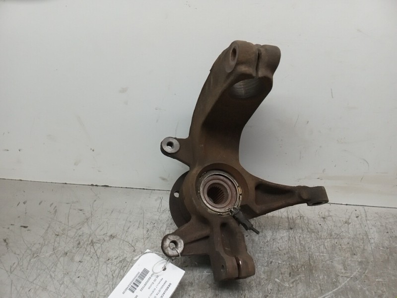 Recambio de mangueta delantera derecha para renault scenic ii confort dynamique referencia OEM IAM 8200297033  