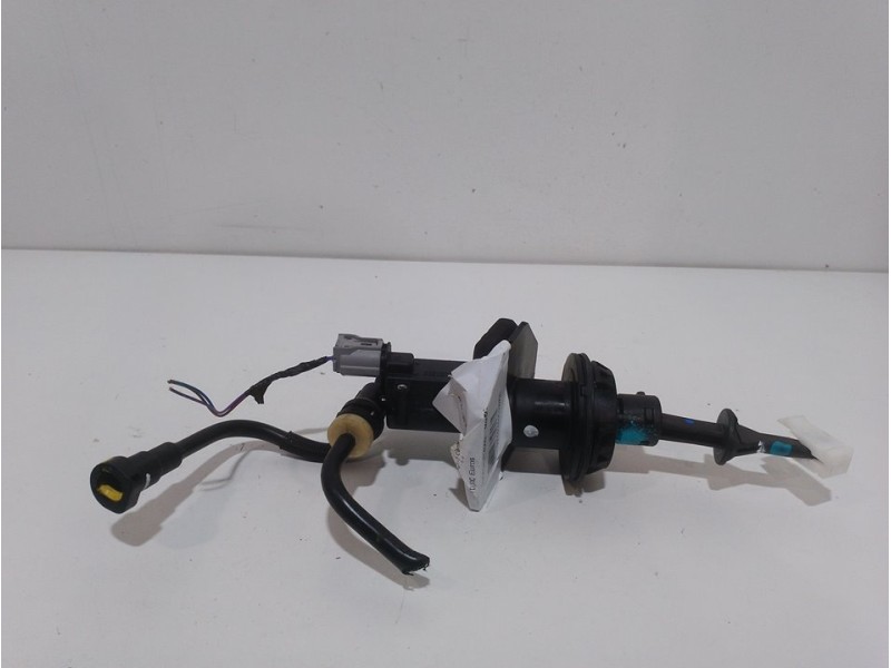 Recambio de bomba embrague para mazda cx-3 center-line referencia OEM IAM KD4341400B  