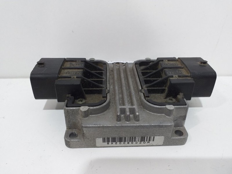Recambio de centralita motor uce para opel vectra c berlina club referencia OEM IAM 55353022  