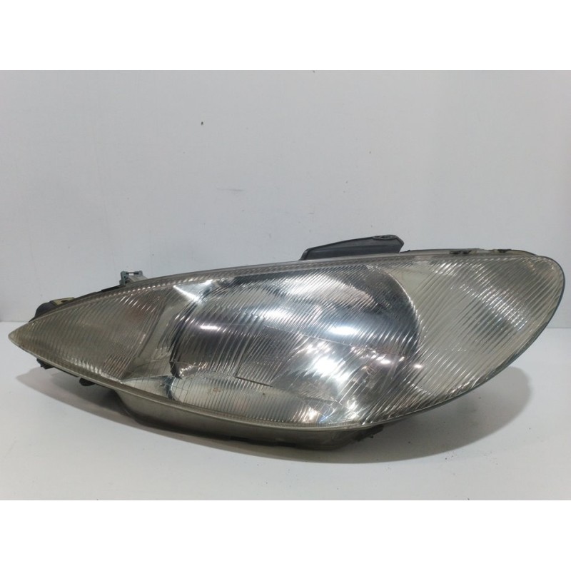 Recambio de faro izquierdo para peugeot 206 berlina xr referencia OEM IAM 6204S7  