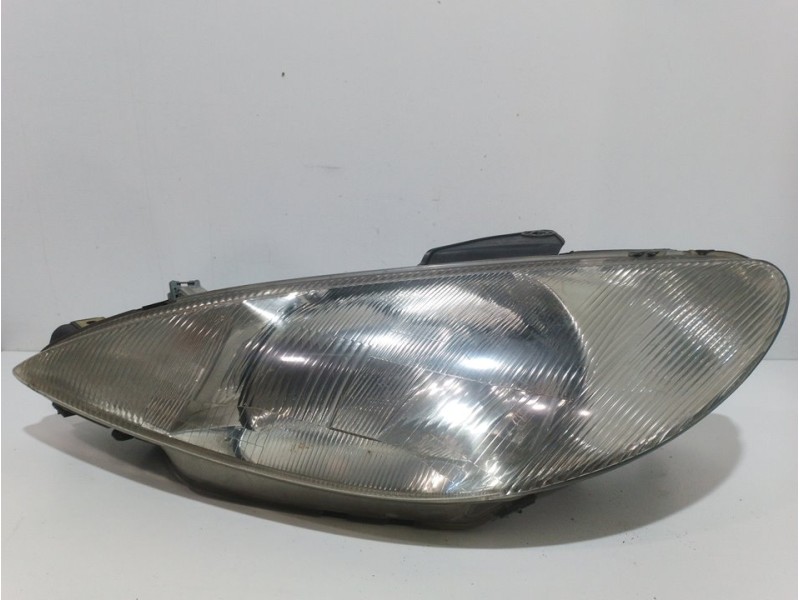Recambio de faro izquierdo para peugeot 206 berlina xr referencia OEM IAM 6204S7  