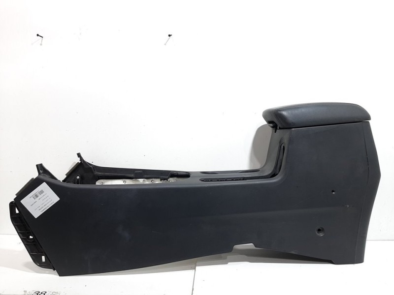 Recambio de apoyabrazos central para kia carens ( ) drive referencia OEM IAM 84610A4001  