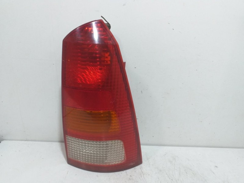 Recambio de piloto trasero derecho para ford focus berlina (cak) trend referencia OEM IAM    Recambio de piloto trasero derecho para ford focus berlina (cak) trend referencia OEM IAM