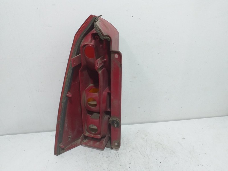 Recambio de piloto trasero derecho para ford focus berlina (cak) trend referencia OEM IAM    Recambio de piloto trasero derecho para ford focus berlina (cak) trend referencia OEM IAM