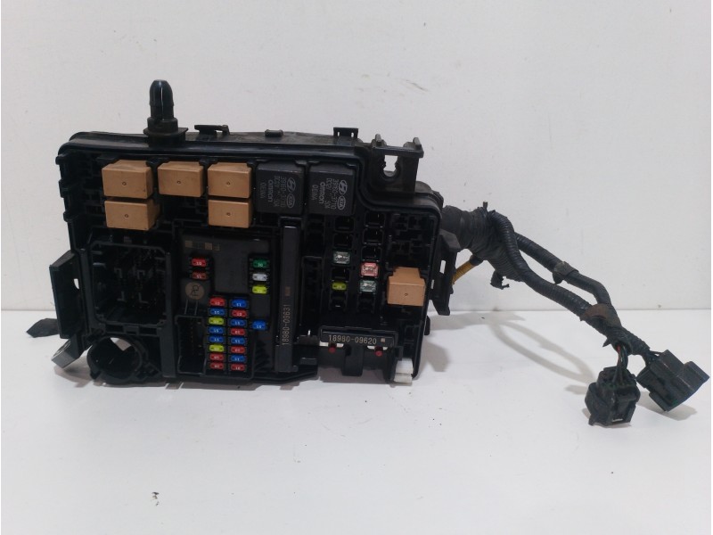 Recambio de caja reles / fusibles para hyundai kona essence 2wd referencia OEM IAM 91203J9271 2519604142 