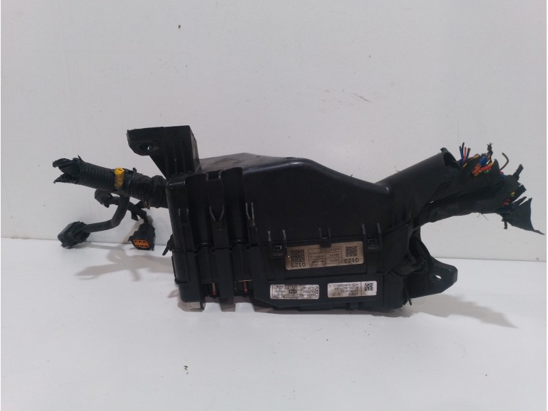 Recambio de caja reles / fusibles para hyundai kona essence 2wd referencia OEM IAM 91203J9271 2519604142 