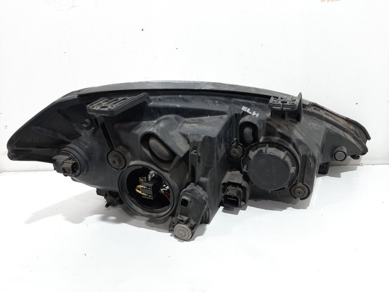 Recambio de faro izquierdo para ssangyong kyron 200 xdi limited referencia OEM IAM 8310108B14  