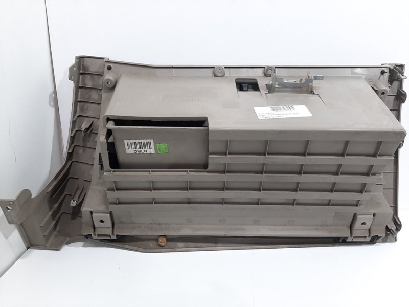 Recambio de guantera para ssangyong kyron 200 xdi limited referencia OEM IAM 7672009000 7798808B20HEN 