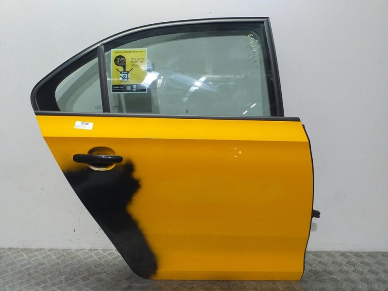Recambio de puerta trasera derecha para seat toledo (kg3) reference referencia OEM IAM 5JA833056B AMARILLA 
