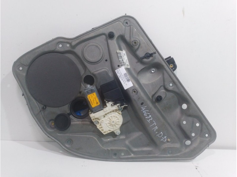 Recambio de elevalunas trasero derecho para volkswagen bora berlina (1j2) conceptline referencia OEM IAM 1J5839462A  