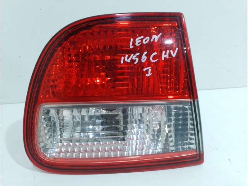 Recambio de piloto porton trasero izquierdo para seat leon (1m1) signo referencia OEM IAM 1M6945091B   Recambio de piloto porton trasero izquierdo para seat leon (1m1) signo referencia OEM IAM 1M6945091B