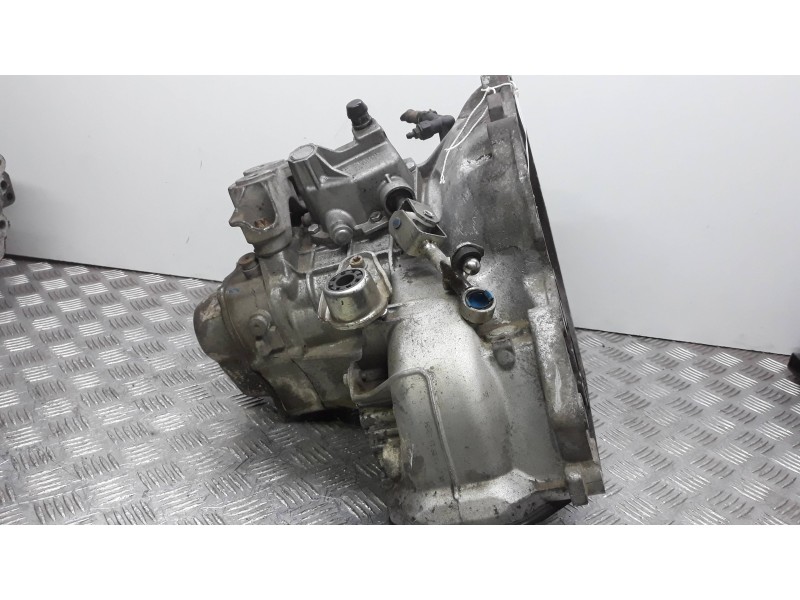Recambio de caja cambios para opel corsa c essentia referencia OEM IAM B30051F130394  