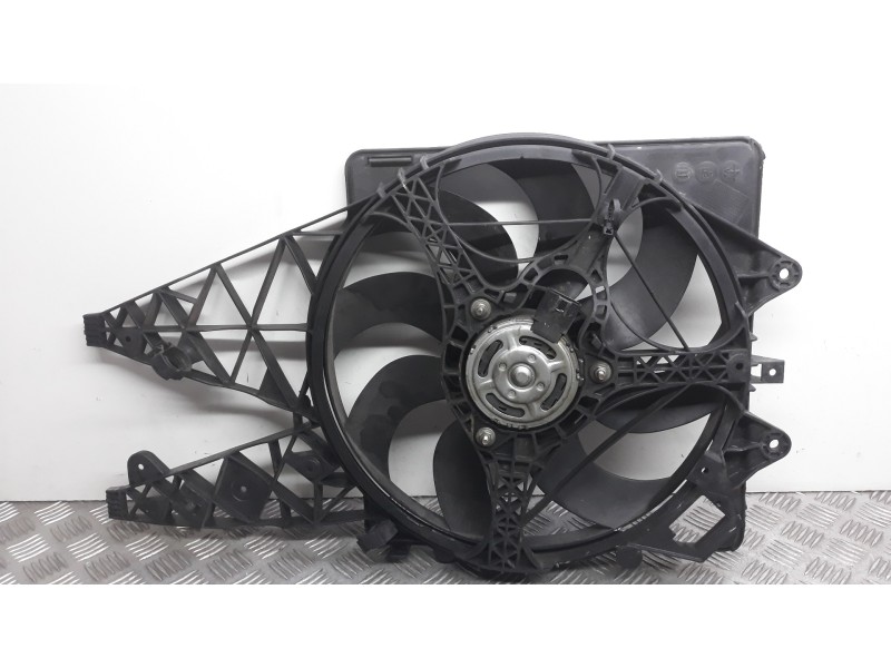 Recambio de electroventilador para alfa romeo mito (145) distinctive referencia OEM IAM 871300600  