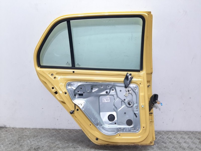 Recambio de puerta trasera izquierda para skoda fabia (6y2/6y3) comfort referencia OEM IAM 6Y6833055 AMARILLA 