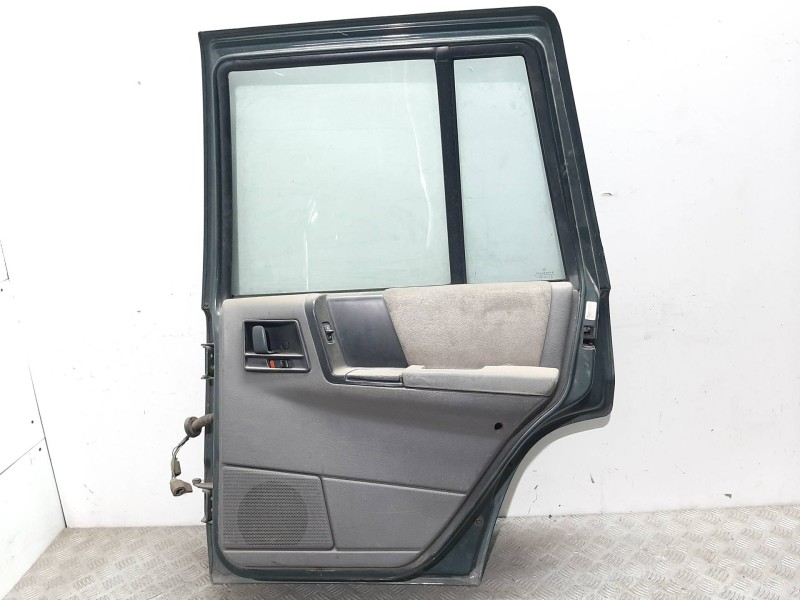 Recambio de puerta trasera derecha para chrysler jeep cherokee (xj) referencia OEM IAM  VERDE 