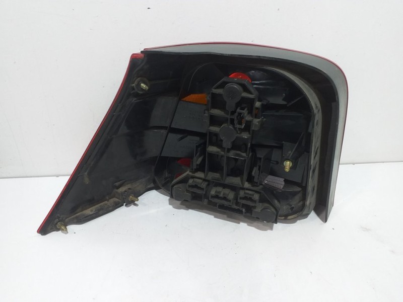 Recambio de piloto trasero derecho para volkswagen golf iv berlina (1j1) highline referencia OEM IAM 1J6945096R  