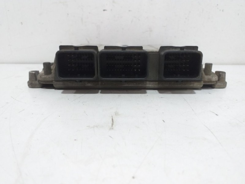 Recambio de centralita motor uce para citroën xsara picasso 2.0 hdi referencia OEM IAM 0281010996  