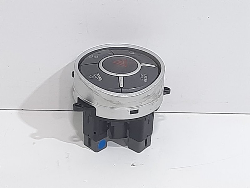 Recambio de warning para ssangyong kyron 200 xdi limited referencia OEM IAM 8520109010  