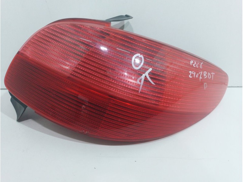 Recambio de piloto trasero derecho para peugeot 206 berlina xs referencia OEM IAM  5 PINES 