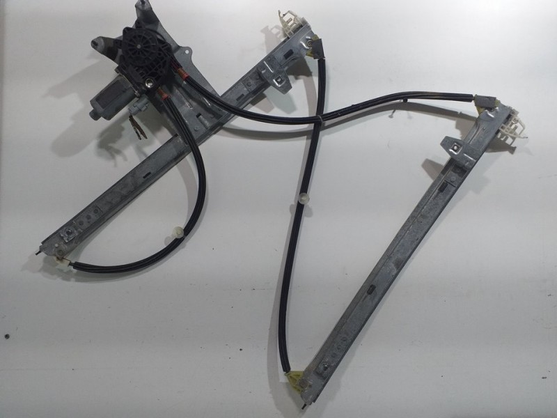 Recambio de elevalunas delantero derecho para citroën xsara picasso 1.8 16v referencia OEM IAM 0130821900  