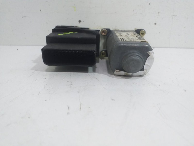 Recambio de elevalunas trasero derecho para volkswagen golf iv berlina (1j1) highline referencia OEM IAM 1J4839730  