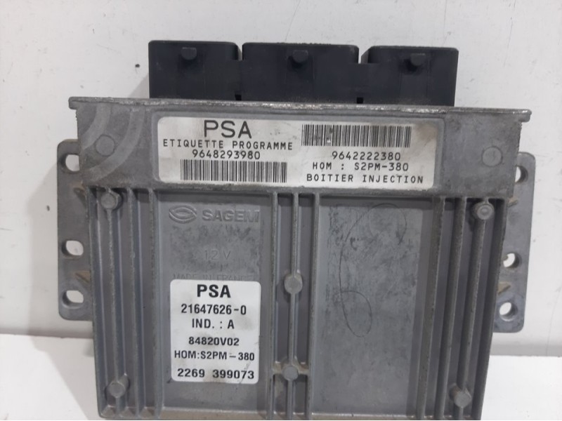 Recambio de centralita motor uce para citroën c3 1.4 sx referencia OEM IAM 216476260 9648293980 