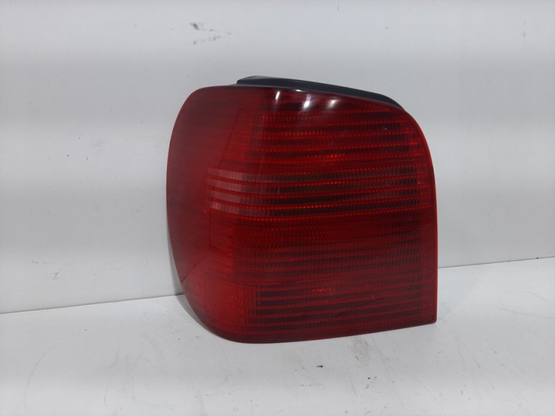 Recambio de piloto trasero izquierdo para volkswagen polo berlina (6n2) conceptline referencia OEM IAM 964077  