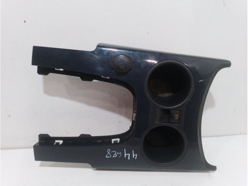 Recambio de portaequipajes para peugeot 3008 confort referencia OEM IAM 9685858777  