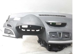 Recambio de salpicadero para renault megane iii coupe dynamique referencia OEM IAM    2