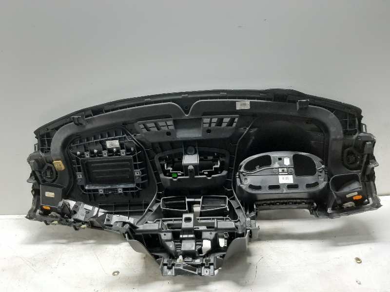 Recambio de salpicadero para renault megane iii coupe dynamique referencia OEM IAM   