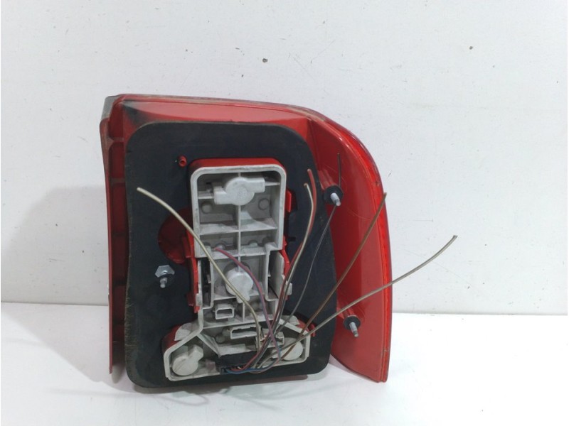 Recambio de piloto trasero izquierdo para volkswagen passat berlina (3b2) comfortline referencia OEM IAM   