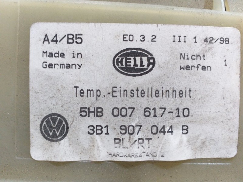 Recambio de mando calefaccion / aire acondicionado para volkswagen passat berlina (3b2) comfortline referencia OEM IAM 5HB007617