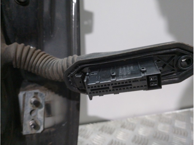 Recambio de puerta delantera izquierda para bmw serie 1 berlina (e81/e87) 118i referencia OEM IAM 41517191011  