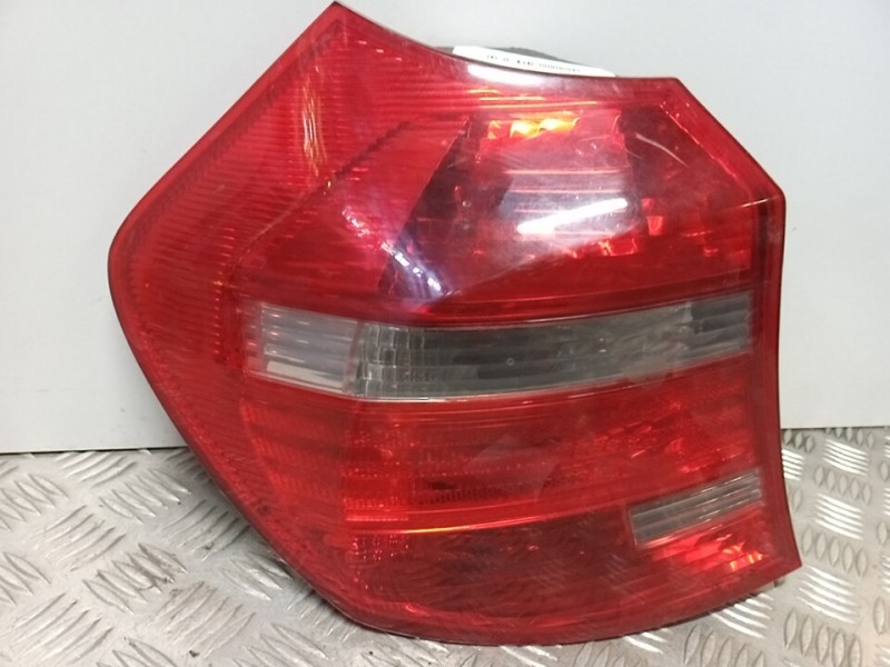 Recambio de piloto trasero izquierdo para bmw serie 1 berlina (e81/e87) 118i referencia OEM IAM 63217164955  