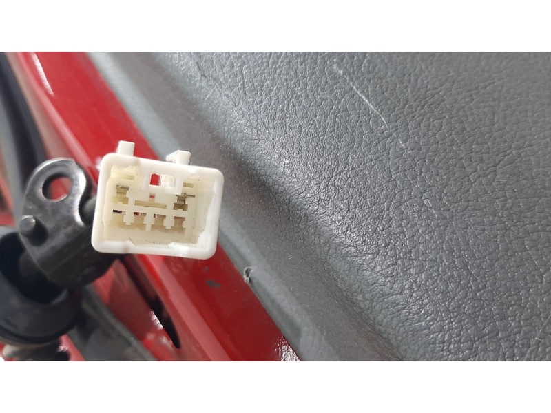 Recambio de puerta trasera derecha para hyundai trajet (fo) 2.0 crdi gls referencia OEM IAM  ROJA  Recambio de puerta trasera derecha para hyundai trajet (fo) 2.0 crdi gls referencia OEM IAM  ROJA