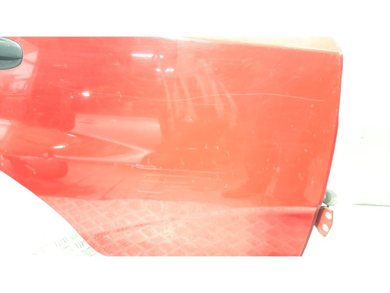 Recambio de puerta trasera derecha para hyundai trajet (fo) 2.0 crdi gls referencia OEM IAM  ROJA  Recambio de puerta trasera derecha para hyundai trajet (fo) 2.0 crdi gls referencia OEM IAM  ROJA