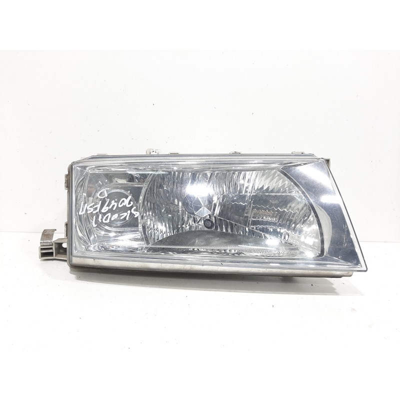 Recambio de faro derecho para skoda octavia berlina (1u2) tour referencia OEM IAM   